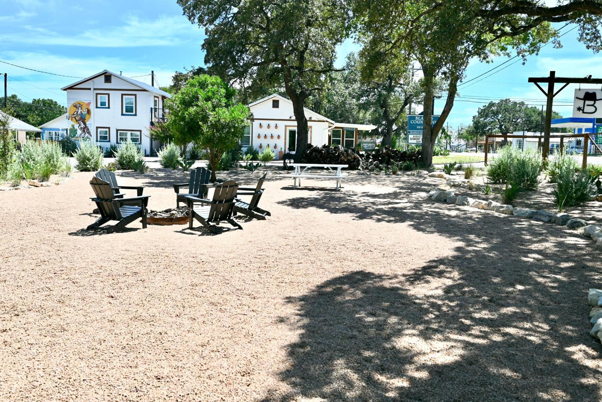 Blanco County Inn & Guesthouses Екстер'єр фото