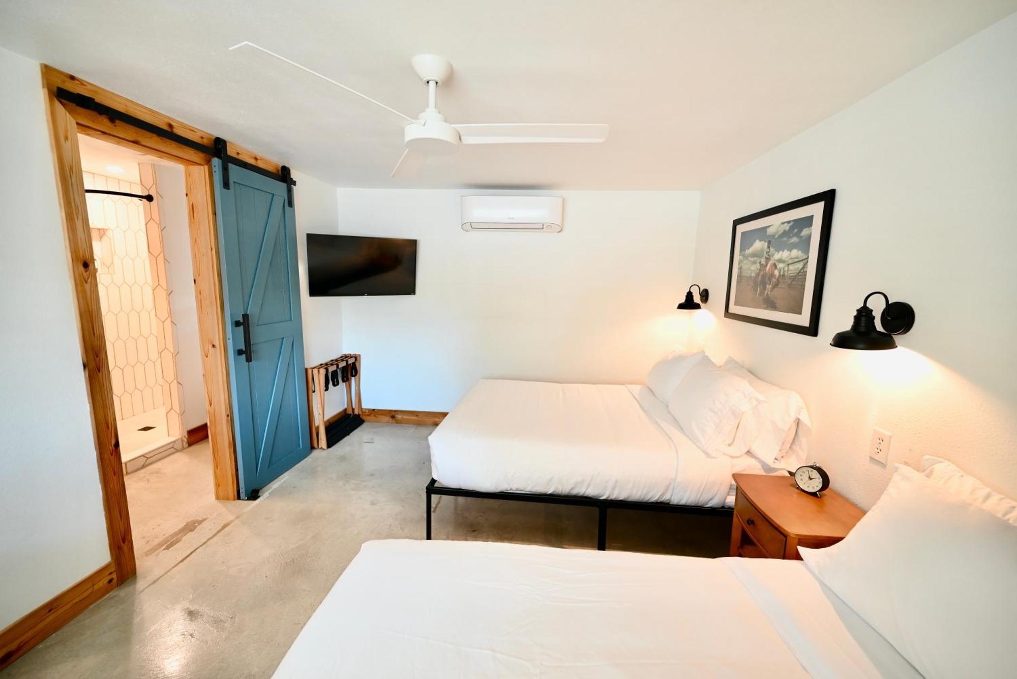 Blanco County Inn & Guesthouses Екстер'єр фото